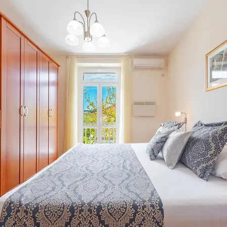 Superior Stunning Gravosa With A Free Parking 3* Dubrovník