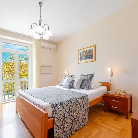 Superior Stunning Gravosa With A Free Parking 3* Dubrovník