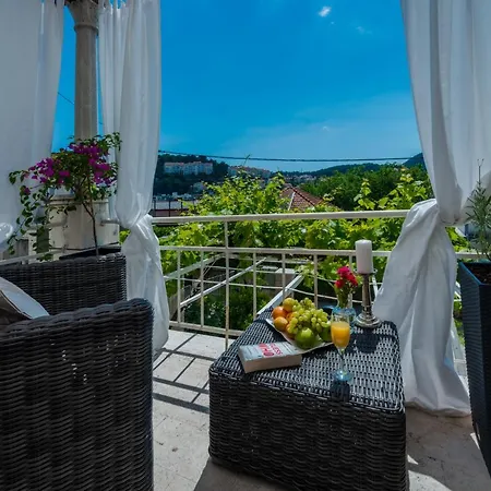 Πανσιόν Superior Stunning Gravosa With A Free Parking Ντουμπρόβνικ