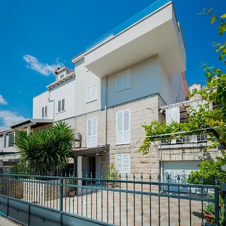 Superior Stunning Gravosa With A Free Parking 3*