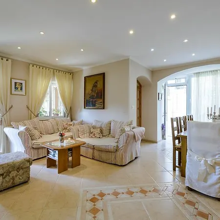 Superior Stunning Gravosa With A Free Parking Πανσιόν