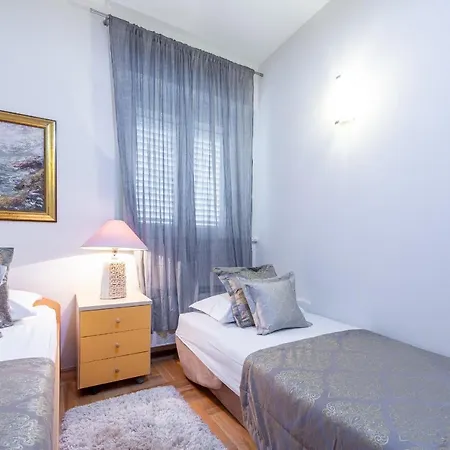 Superior Stunning Gravosa With A Free Parking