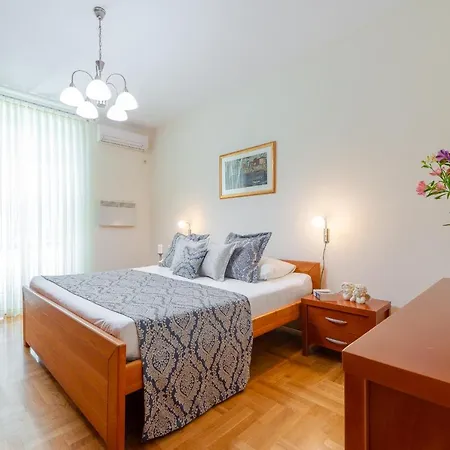 Superior Stunning Gravosa With A Free Parking Πανσιόν