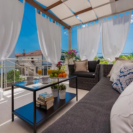 Superior Stunning Gravosa With A Free Parking 3*