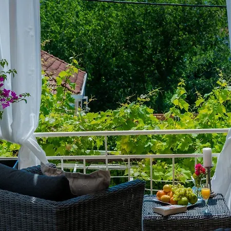 Superior Stunning Gravosa With A Free Parking Gæstehus