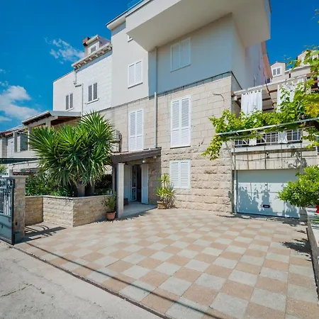 Superior Stunning Gravosa With A Free Parking 3*