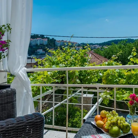 Superior Stunning Gravosa With A Free Parking Vendégház